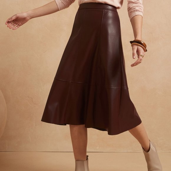 Banana Republic Dresses & Skirts - Banana Republic Vegan Leather midi Skirt in Cacao Sz 2